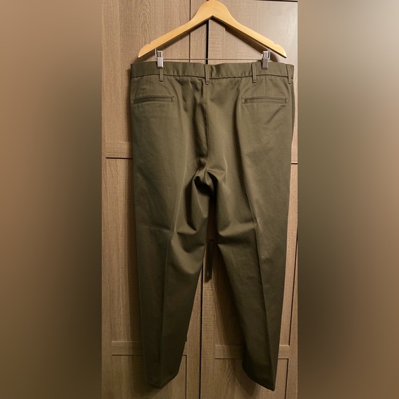 Mens Haggar Dress Pants, Size 42/30 - Picture 2 of 3